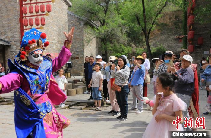 大阳古镇景区。　牛枫 摄